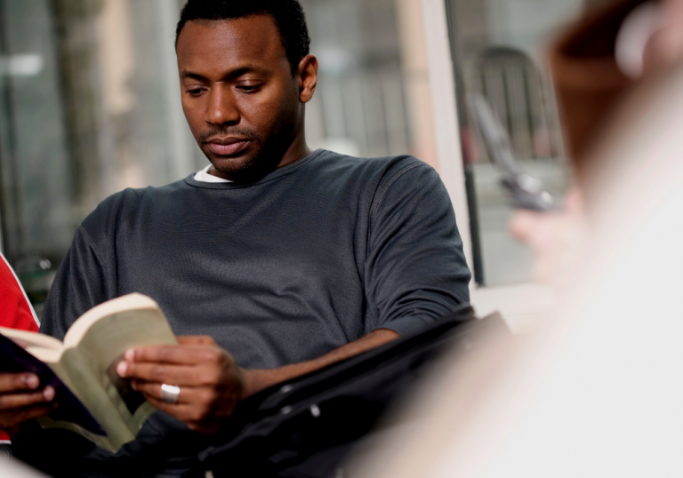 Les livres d’éducation financière qu’on devrait tous avoir dans sa bibliothèque !