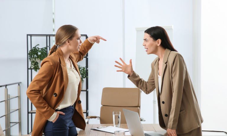 Comment gérer un conflit avec un collègue de travail ?