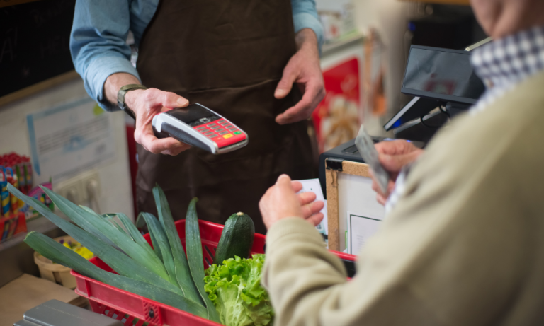 Une carte vitale alimentaire de 150 euros par mois : la nouvelle proposition de loi votée prochainement