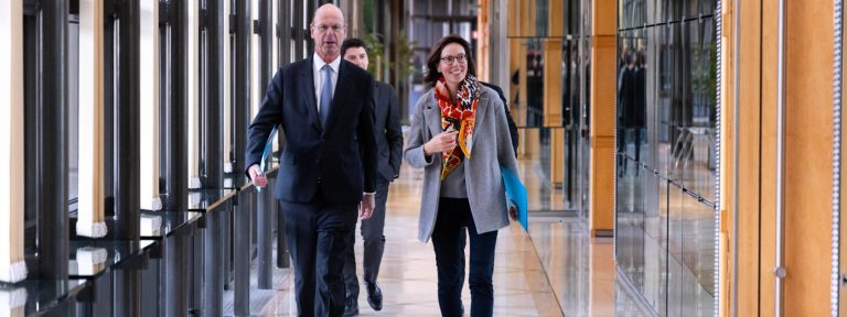 Le gouvernement se dit favorable à davantage de transparence sur les finances publiques