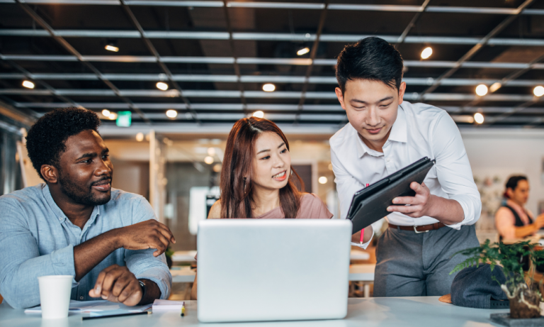 La génération des « slasheurs » : travailler moins pour vivre mieux ?