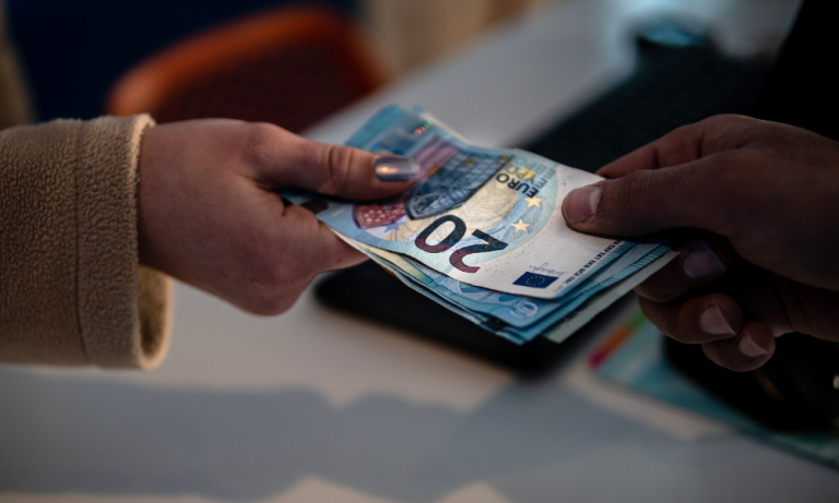 Dons d&rsquo;argent et biens reçus : à compter du 1er janvier 2026, la déclaration en ligne devient obligatoire